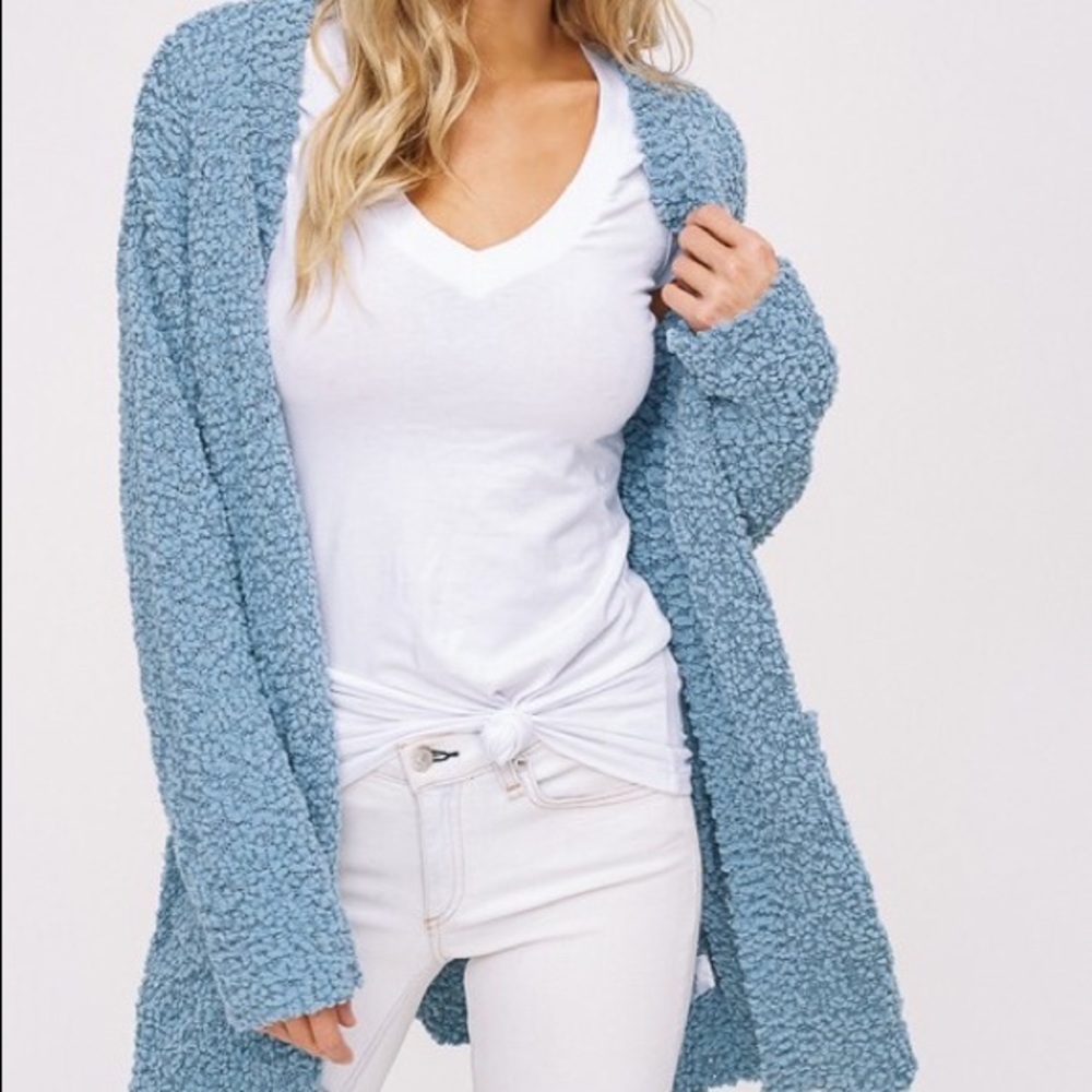 ❗️NEW ARRIVAL❗️Gorgeous Popcorn Sweater - Picture 2 of 2